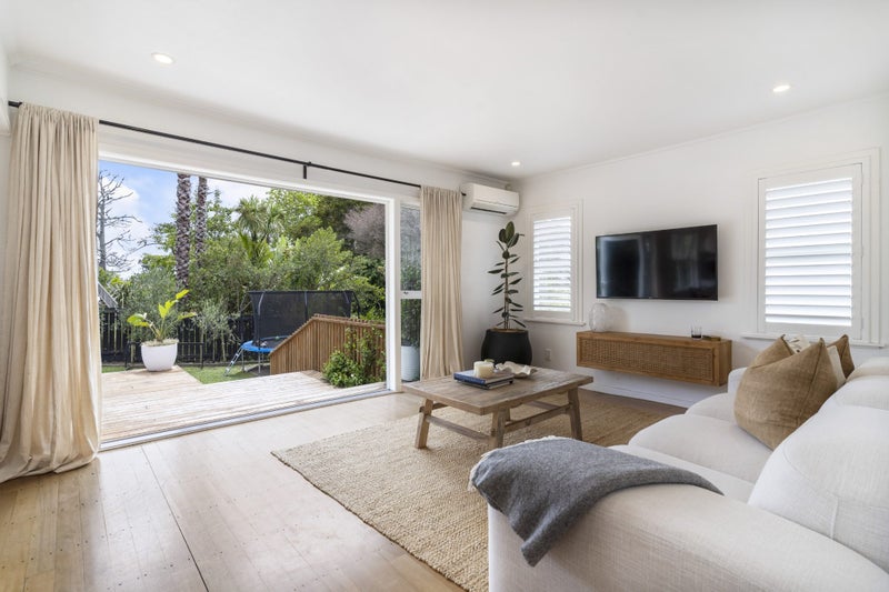 1/58 Totara Road, Te Atatu Peninsula, Auckland - Carousel 2