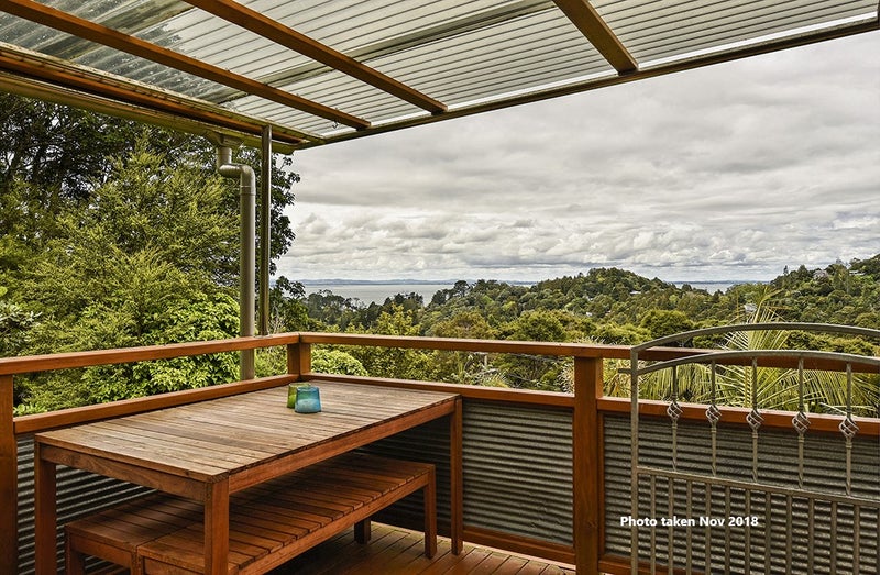 8 Warner Park Avenue, Laingholm, Auckland - Carousel 1