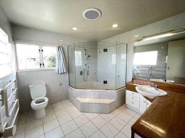 2/21 Calypso Place, Rothesay Bay, Auckland - Carousel 24