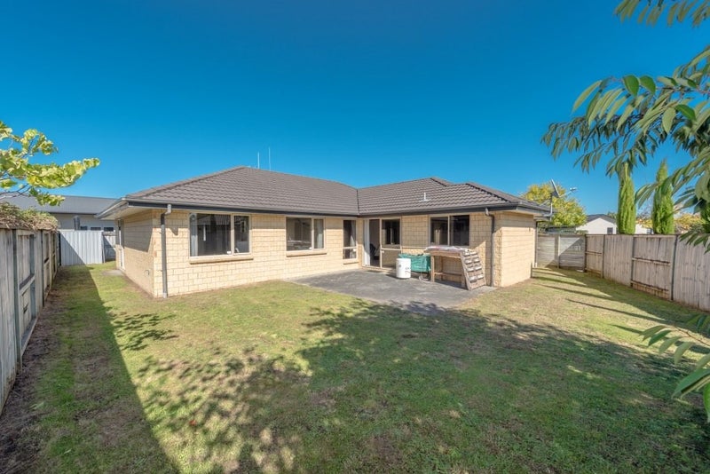 11 Ravenscourt Place, Huntington, Hamilton - Carousel 2