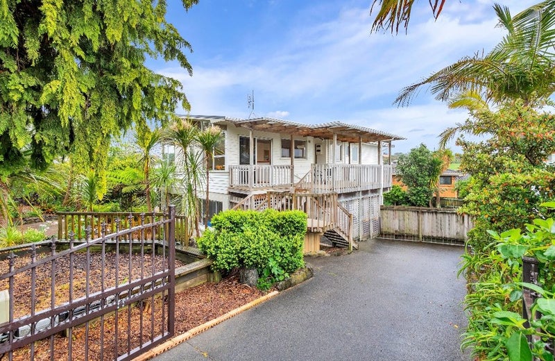 34 Kirby Street, Glendene, Auckland - Carousel 1