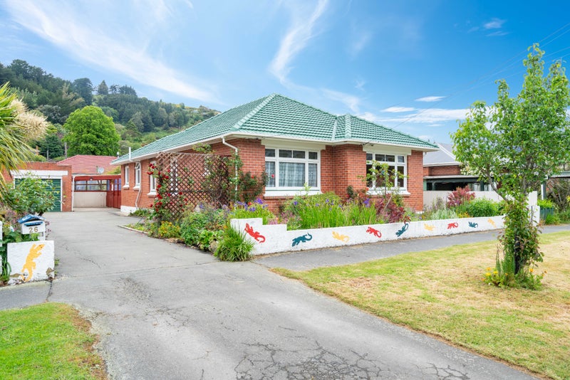 26 Ainslee Place, North East Valley, Dunedin - Carousel 1