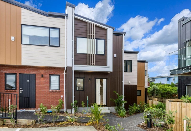 15/26 Springvale Drive, Fairview Heights, Auckland - Carousel 1