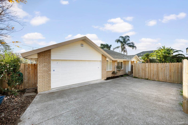 2/236 Cascades Road, Botany Downs, Auckland - Carousel 1