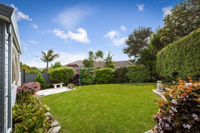 2/12 Ballini Rise, West Harbour, Auckland - Carousel 2