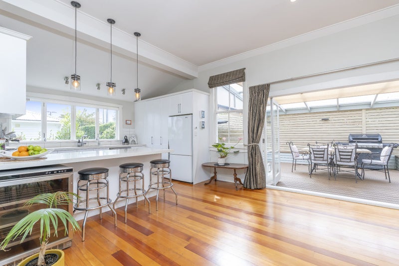 5 Ruapehu Street, Mount Eden, Auckland - Carousel 2