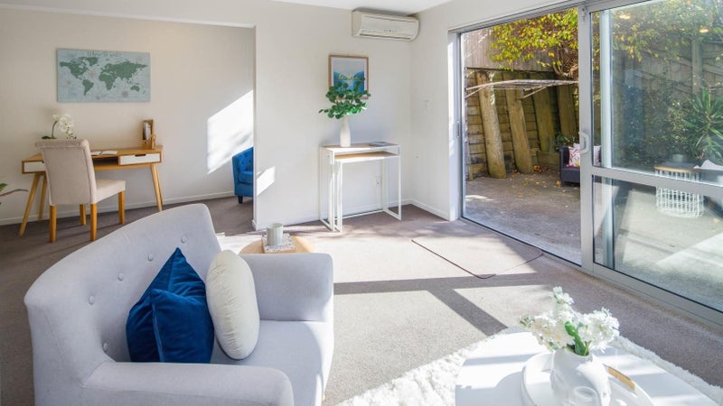 9/2 Chelmsford Street, Ngaio, Wellington - Carousel 1