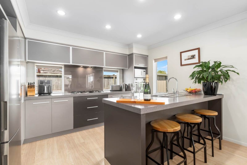 44 Hadley Wood Drive, Wattle Downs, Auckland - Carousel 2