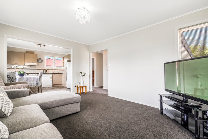 20 Manapouri Place, Glenview, Hamilton - Carousel 1