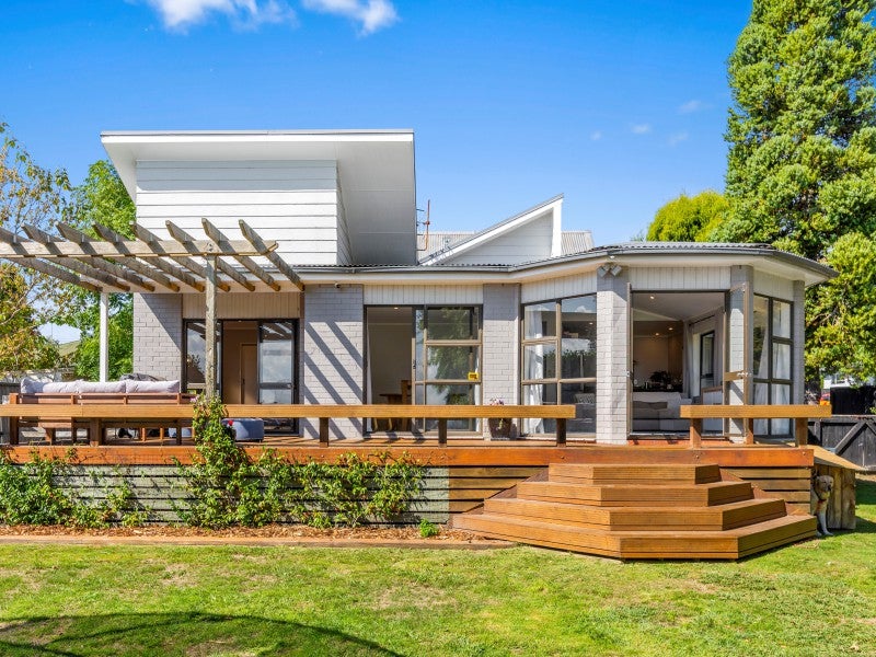 15 Lynbert Road, Lynmore, Rotorua - Carousel 1