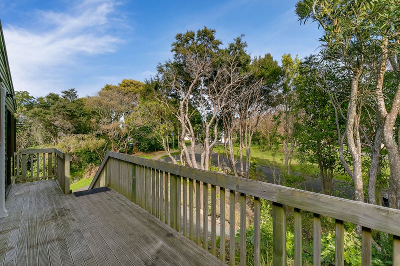 31 Solander Place, Whitby, Porirua - Carousel 2