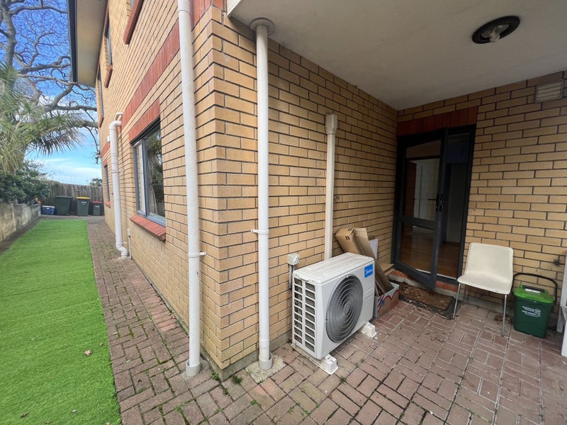 16 City View Terrace, Birkenhead, Auckland - Carousel 2