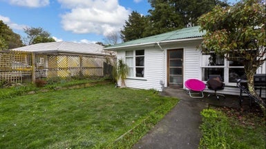 2D Palfrey Street, Wallaceville, Upper Hutt - Carousel 1