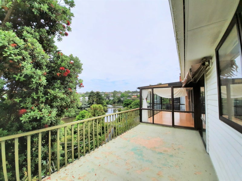 8 MacPherson Street, Meadowbank, Auckland - Carousel 11