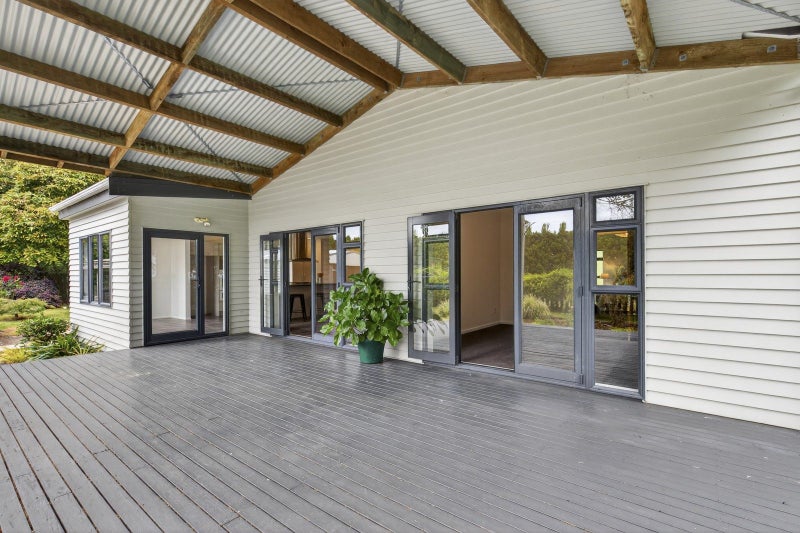 327 Awai Road, Tarurutangi, New Plymouth - Carousel 1