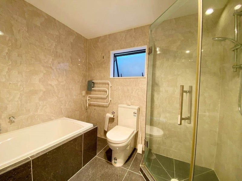 65 Awaroa Road, Sunnyvale, Auckland - Carousel 8