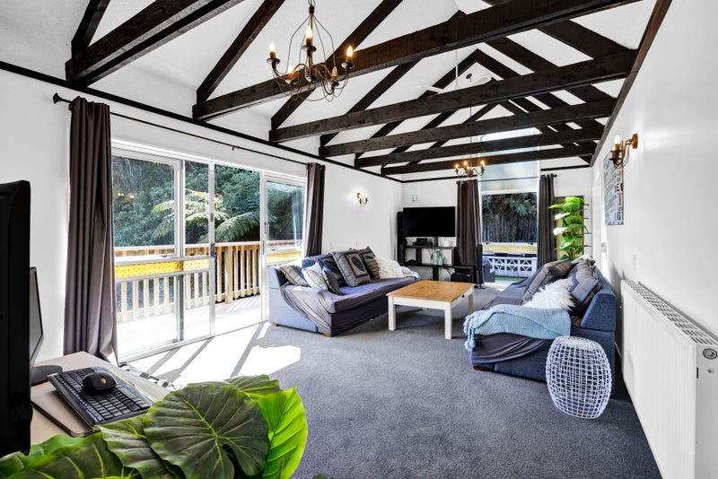 19 Ambury Place, Merrilands, New Plymouth - Carousel 2