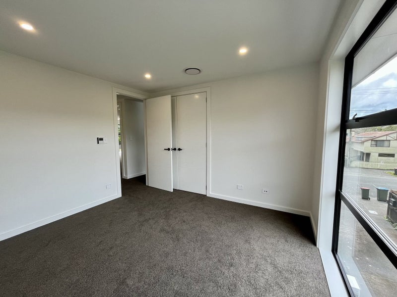 15 Hallam Street, Mount Albert, Auckland - Carousel 2