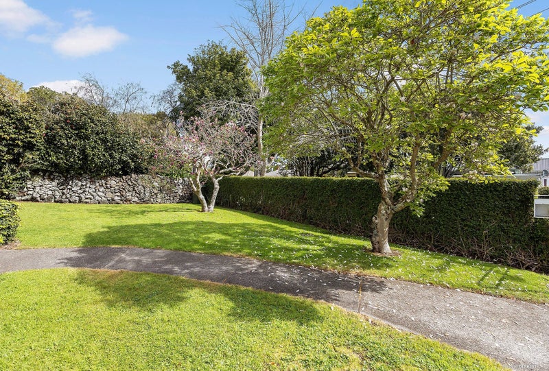 32 Woodford Road, Mount Eden, Auckland - Carousel 2