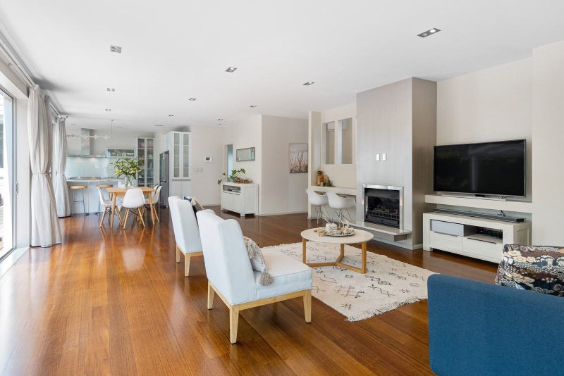 63A Wainui Avenue, Point Chevalier, Auckland - Carousel 2