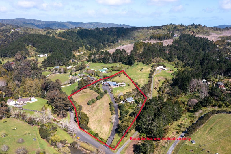 173 Anzac Road, WAITAKERE, AUCKLAND - Carousel 1