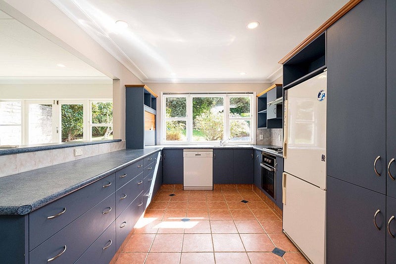 11 Pioneer Crescent, Helensburgh, Dunedin - Carousel 2