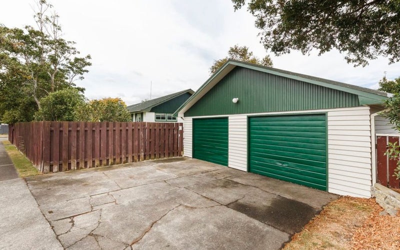 10 Rhodes Drive, Kelvin Grove, Palmerston North - Carousel 13