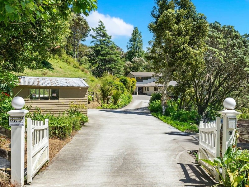 586 Whitford Road, Howick - Carousel 1