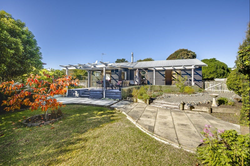 5 Anthony Place, Bay View, Napier - Carousel 1