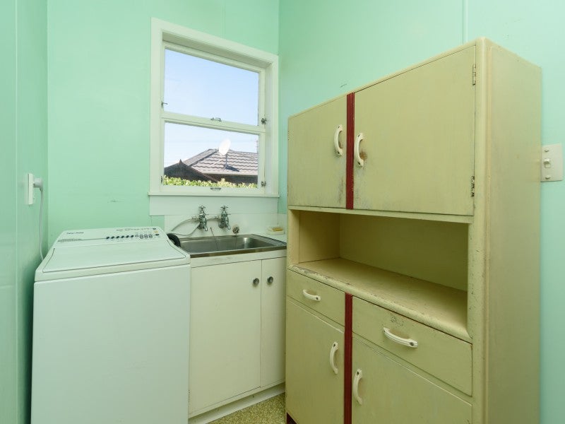25 Strathavon Road, Miramar, Wellington - Carousel 20