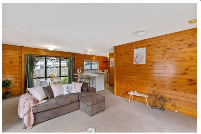 94A Newlands Road, Newlands, Wellington - Carousel 1