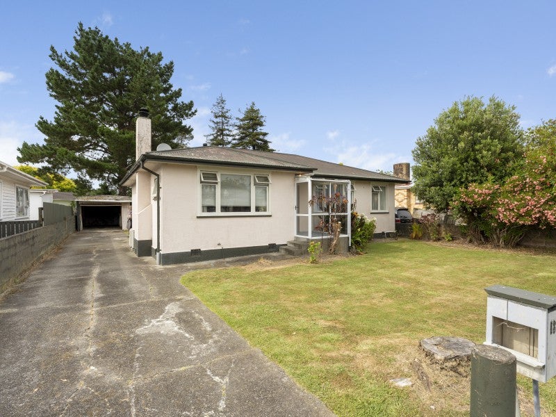 18 Glasgow Street, Takaro, Palmerston North - Carousel 1