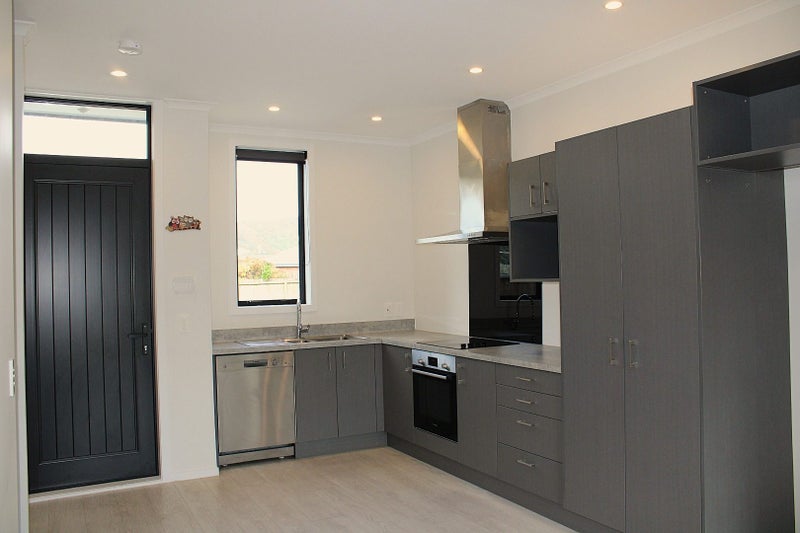 16 Kauamo Close, Waiwhetu, Lower Hutt - Carousel 2