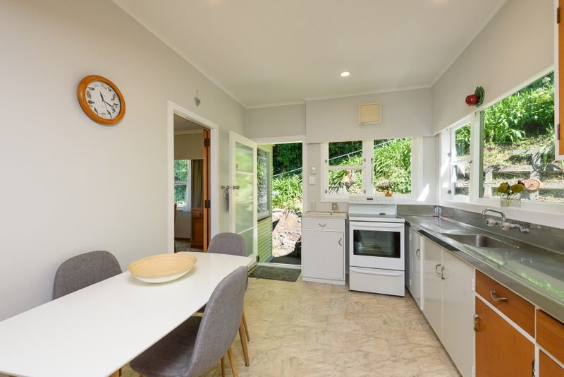 12 Henry Street, Kilbirnie, Wellington - Carousel 1