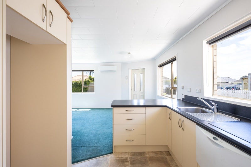 1 Maranui Street, Welbourn, New Plymouth - Carousel 2