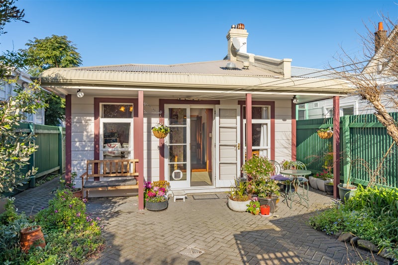 18 HECTOR Street, PETONE, LOWER HUTT - Carousel 1