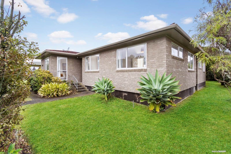 138 Riversdale Road, Avondale, Auckland - Carousel 1