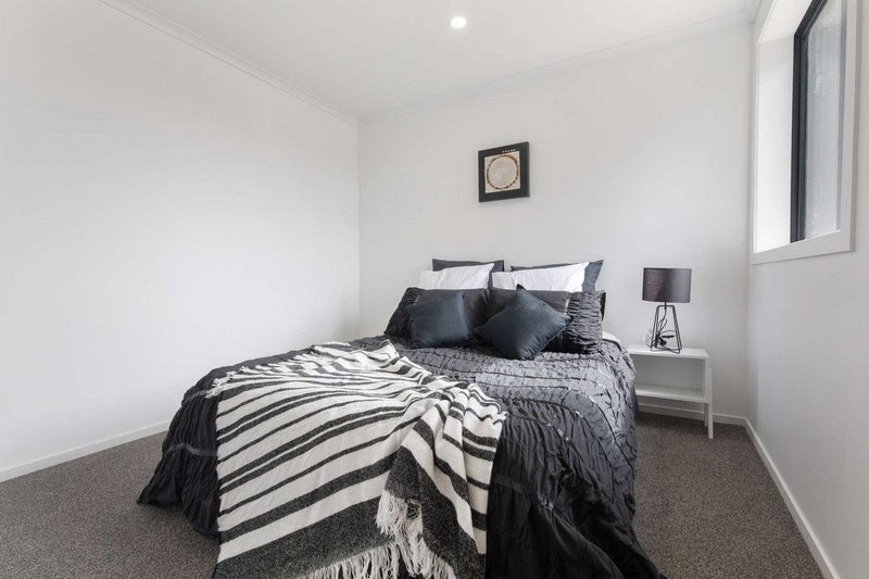 8 Te Tiireke Drive, Glenview, Hamilton - Carousel 2