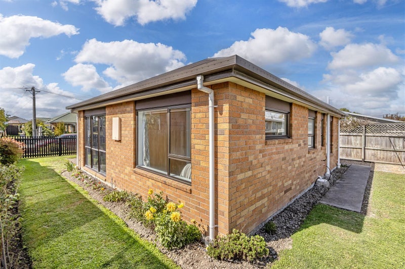 1A Rossiter Avenue, Redwood, Christchurch - Carousel 13