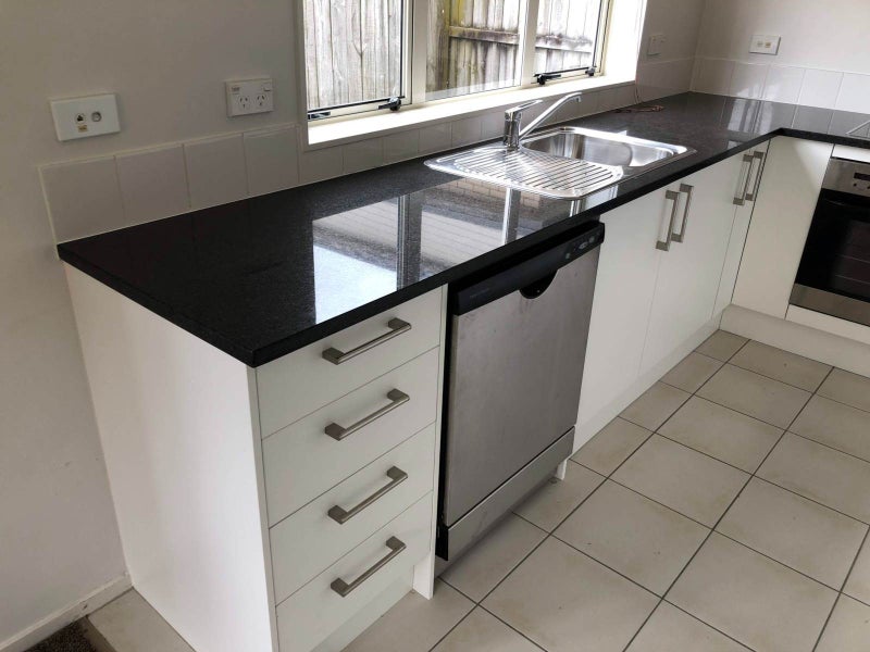 10 Charta Place, Sunnyvale, Auckland - Carousel 2