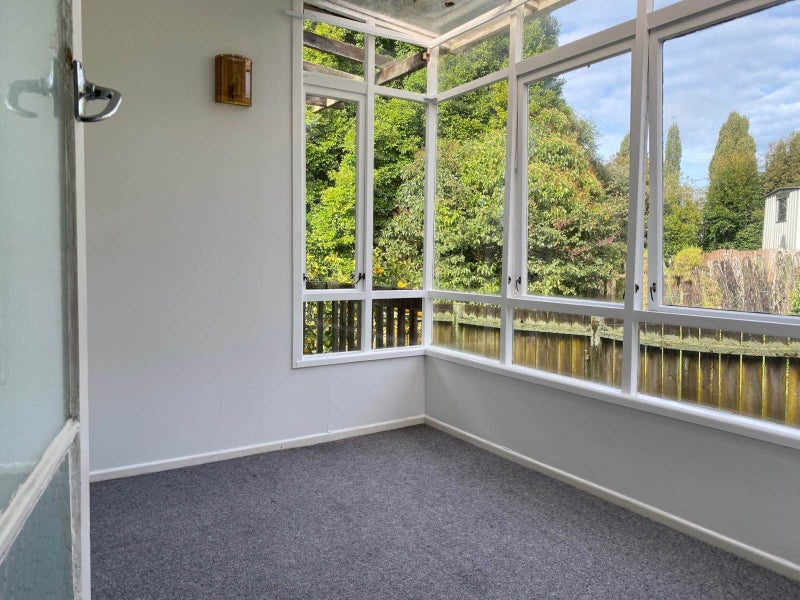 8 Liddell Street, Hillcrest, Auckland - Carousel 2