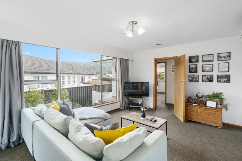 7 Mimihau Grove, Wainuiomata, Lower Hutt - Carousel 2