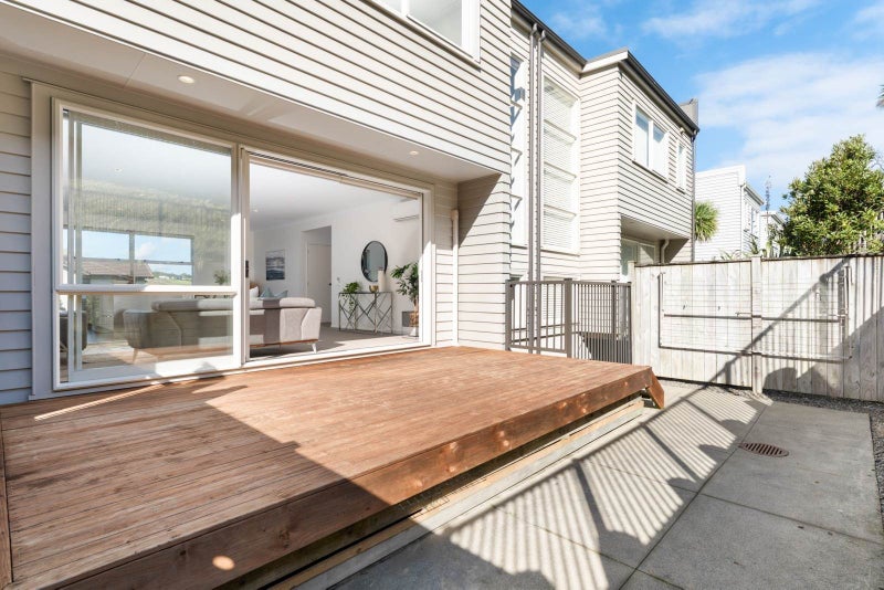 109 Barbarich Drive, Stonefields, Auckland - Carousel 2