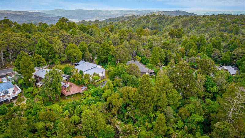 709 Scenic Drive, Henderson Valley, Auckland - Carousel 24