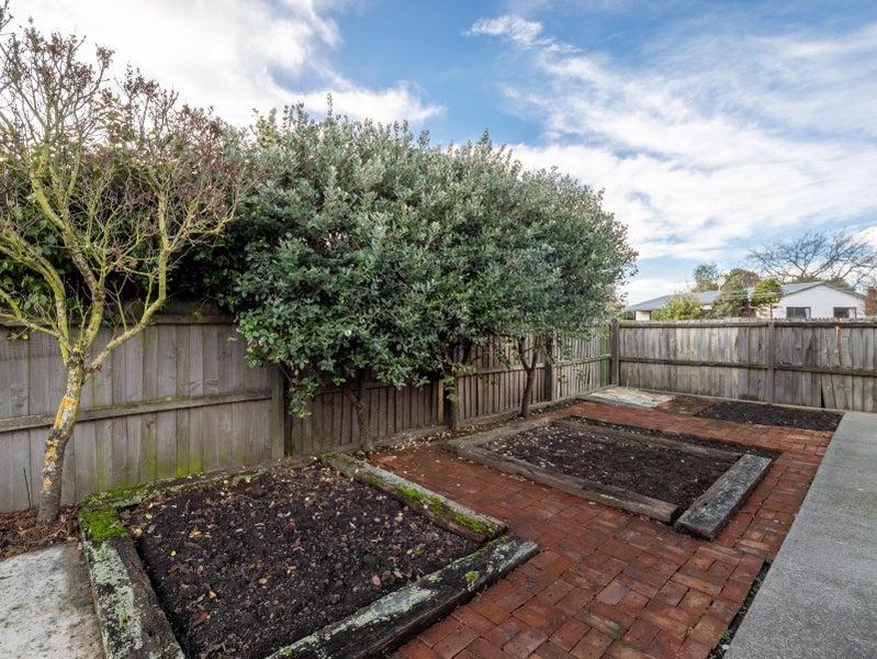 2/27 Oakhampton Street, Hornby, Christchurch - Carousel 15