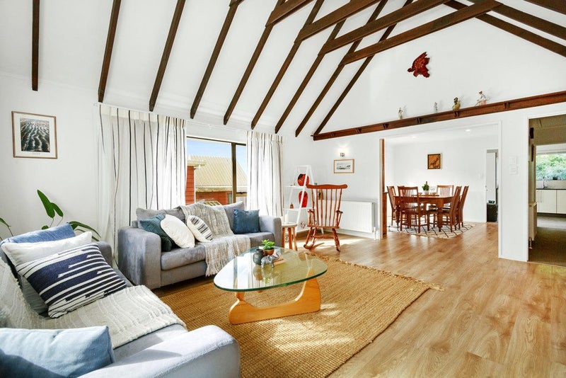 6 Duval Grove, Tawa, Wellington - Carousel 2