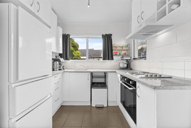 2/52 Merton Road, St Johns, Auckland - Carousel 2