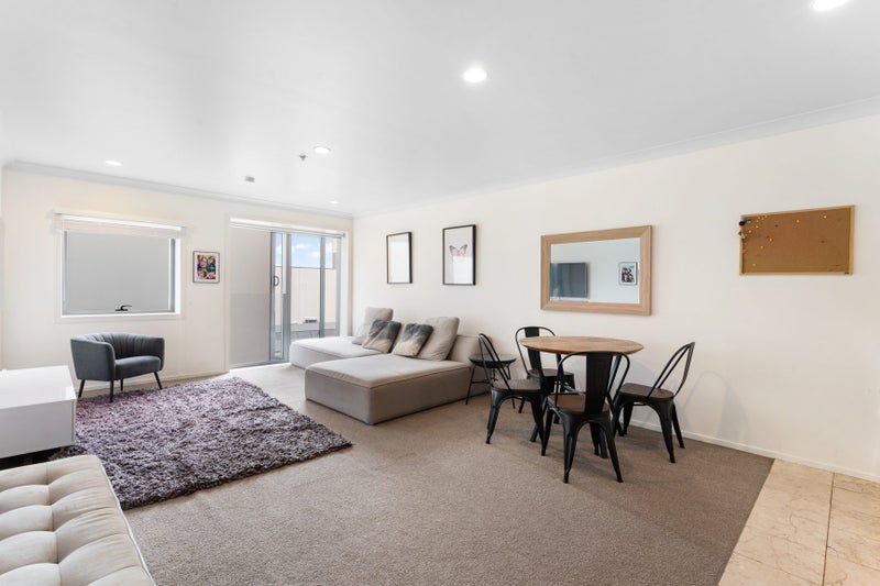 3Y/15 Nelson Street, Auckland Central, Auckland - Carousel 2
