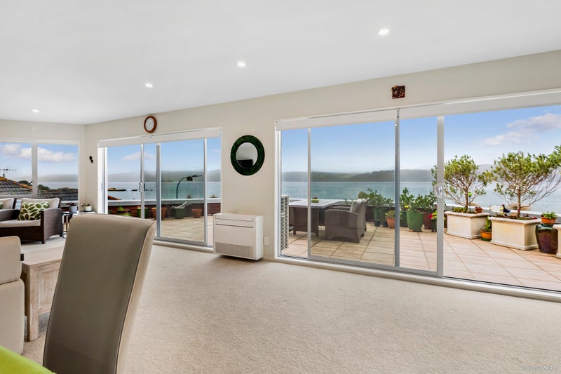 2/279 Karaka Bay Road, Karaka Bays, Wellington - Carousel 2