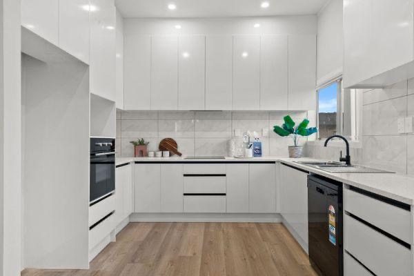 76 Manuroa Road, Takanini, Auckland - Carousel 1